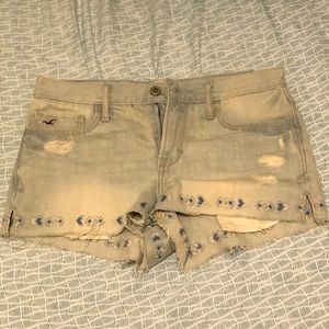 Light blue floral detailed shorts